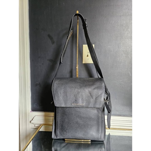 Authentic Burberry Leather Small Shaldon Messenger Bag Black - Picture 1 of 16